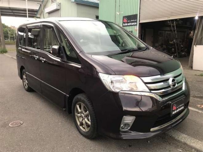 セレナ2.0 ハイウェイスター 4WD　HID 両面PドアクルコンナビTVエコアイドル 2000