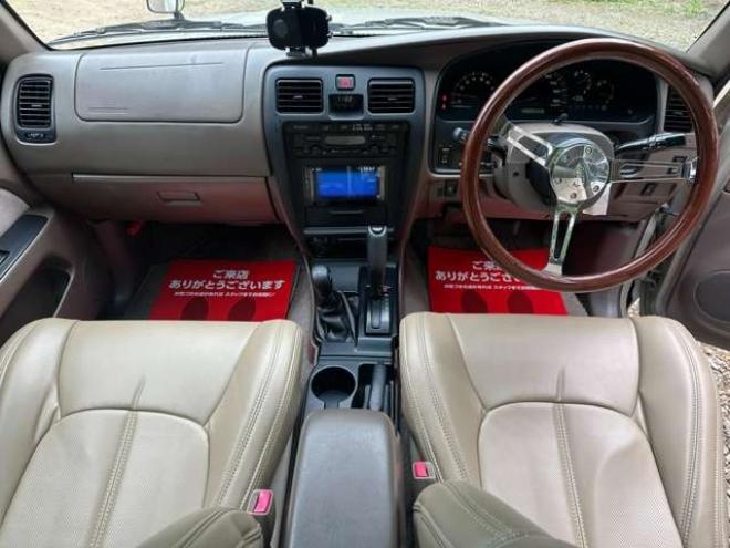ハイラックスサーフ2.7 SSR-G 4WD　サンルーフ/リフトUP/全塗装済/社外ナビ 2700