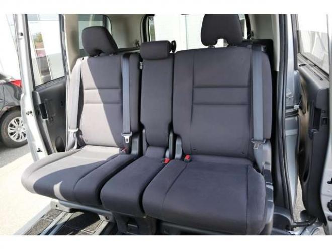 セレナ2.0 X 4WD　CDプレイヤー　クルコン　オートライト 2000