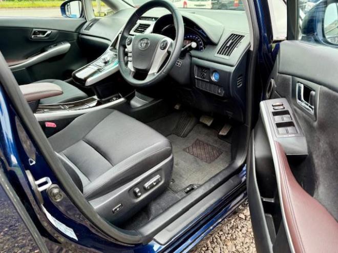 SAI2.4S　ナビTV・Bカメラ・Bluetooth 2400 ５Dr