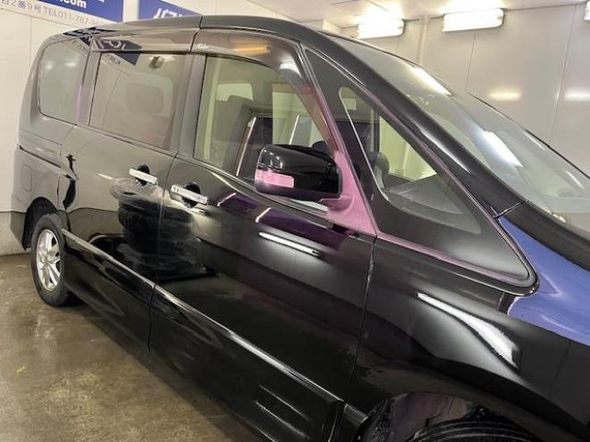 セレナライダーブラックライン　禁煙車　ＷＡＫＯＳバリアスコーティング済　純正ＡＵＴＥＣＨ１５インチＡＷ　社外１５ＡＷ＋スタッドレスタイヤ付　両側パワースライドドア　純正ナビ（フルセグ地デジ　ＤＶＤ再生　Ｂｌｕｅｔｏｏｔｈ）＋バックカメラ　アルパイン製リアフリップダウンモニター　ドライブレコーダー　クルーズコントロール　エンジンスターター　アイドリングストップ　横滑り防止装置　ＨＩＤ　ＥＴＣ 　タイミングチェーン 4WD 2000 5Dr