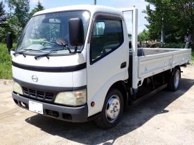 デュトロ　平ボディ  AT. ２WD