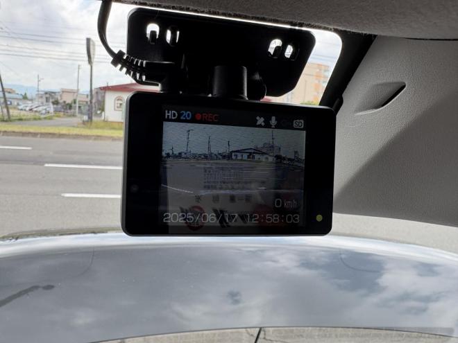 NV100クリッパーNV100クリッハ゜ー 4WD GX high roof　燃費の5AGS 本州仕入 寒冷地仕様 Bluetooth　ＶＳＣ　ブレーキアシスト　フルセグナビ　ドラレコ　フォグランプ　バイザー　スタットレス　全磨き　検2付　ETC エンジンオイル交換 4WD 660 5Dr