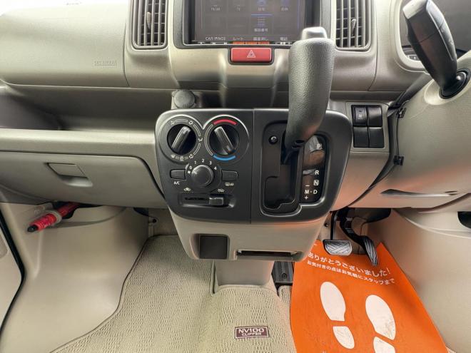 NV100クリッパーNV100クリッハ゜ー 4WD GX high roof　燃費の5AGS 本州仕入 寒冷地仕様 Bluetooth　ＶＳＣ　ブレーキアシスト　フルセグナビ　ドラレコ　フォグランプ　バイザー　スタットレス　全磨き　検2付　ETC エンジンオイル交換 4WD 660 5Dr