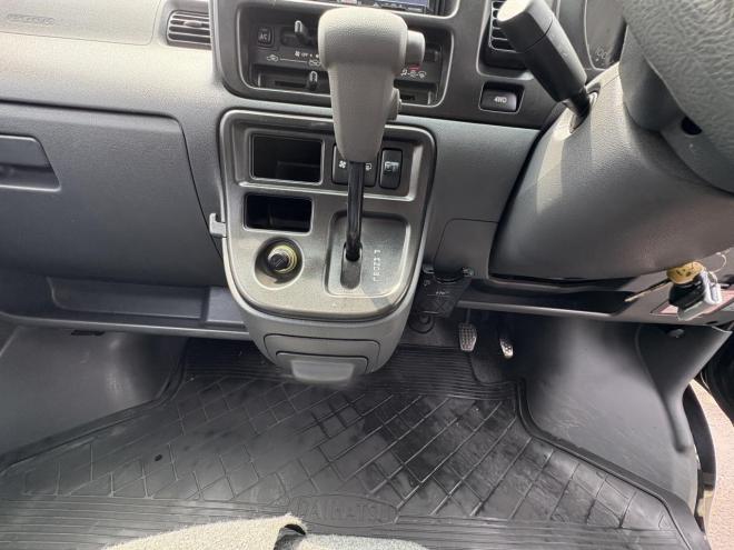 ハイゼットHIJET CARGO 4WD CRUSE TURBO ヒ゛シ゛ネスPK　一家に一台軽箱　turbo 寒冷地仕様 リアヒーター　ナビ　etc バイザー 4WD 660 5Dr