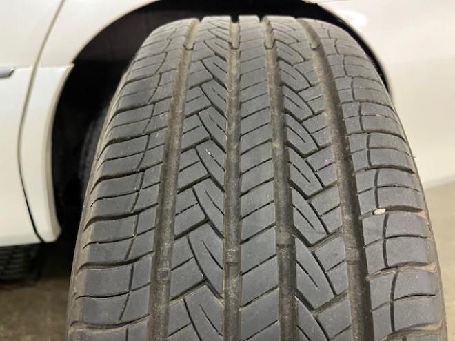 エスティマアエラス　Ｇエディション　本州仕入　寒冷地仕様　禁煙車　ＷＡＫＯＳバリアスコーティング済　純正１７インチＡＷ　社外１６ＡＷ＋スタッドレスタイヤ付　両側パワースライドドア　ストラーダナビ（フルセグ地デジ　ＤＶＤ再生　Ｂｌｕｅｔｏｏｔｈ）＋バックカメラ　ＰＵＳＨスタート　スマートキー　クルーズコントロール　タイミングチェーン車　フロントガラス熱線　ビルトインＥＴＣ　ＨＩＤ ヘッドライト　オットマン 4WD 2400 5Dr