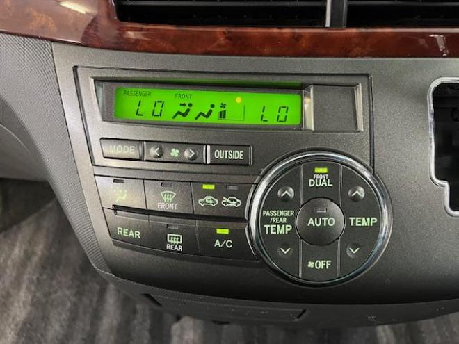 エスティマアエラス　Ｇエディション　本州仕入　寒冷地仕様　禁煙車　ＷＡＫＯＳバリアスコーティング済　純正１７インチＡＷ　社外１６ＡＷ＋スタッドレスタイヤ付　両側パワースライドドア　ストラーダナビ（フルセグ地デジ　ＤＶＤ再生　Ｂｌｕｅｔｏｏｔｈ）＋バックカメラ　ＰＵＳＨスタート　スマートキー　クルーズコントロール　タイミングチェーン車　フロントガラス熱線　ビルトインＥＴＣ　ＨＩＤ ヘッドライト　オットマン 4WD 2400 5Dr