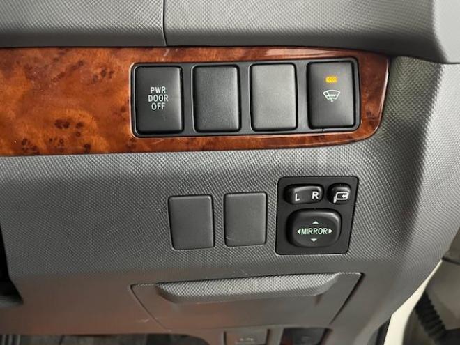 エスティマアエラス　Ｇエディション　本州仕入　寒冷地仕様　禁煙車　ＷＡＫＯＳバリアスコーティング済　純正１７インチＡＷ　社外１６ＡＷ＋スタッドレスタイヤ付　両側パワースライドドア　ストラーダナビ（フルセグ地デジ　ＤＶＤ再生　Ｂｌｕｅｔｏｏｔｈ）＋バックカメラ　ＰＵＳＨスタート　スマートキー　クルーズコントロール　タイミングチェーン車　フロントガラス熱線　ビルトインＥＴＣ　ＨＩＤ ヘッドライト　オットマン 4WD 2400 5Dr