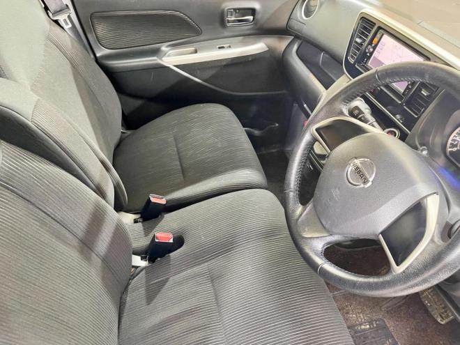 デイズルークスS 4WD 5年保証 スマキー パワスラ ナビTV Bカメ 寒冷地仕様 禁煙 車検整備2年付