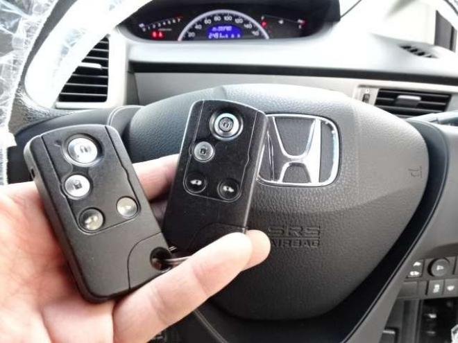 フリード1.5 G ジャストセレクション 4WD　本州車　保証1年　Wパワスラ ナビ Bカメラ 1500