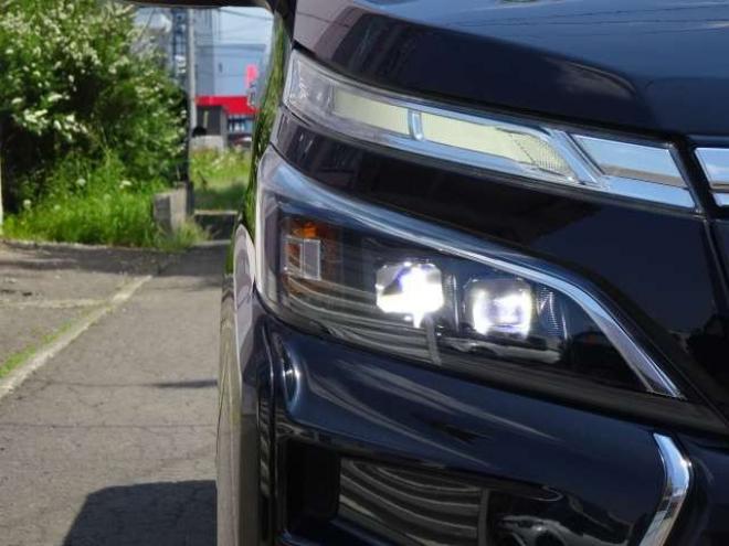 ヴォクシー2.0 ZS 煌 4WD　本州車 保証1年 10型ナビ Wパワスラ 後席TV 2000