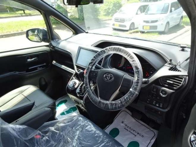 ヴォクシー2.0 ZS 煌 4WD　本州車 保証1年 10型ナビ Wパワスラ 後席TV 2000