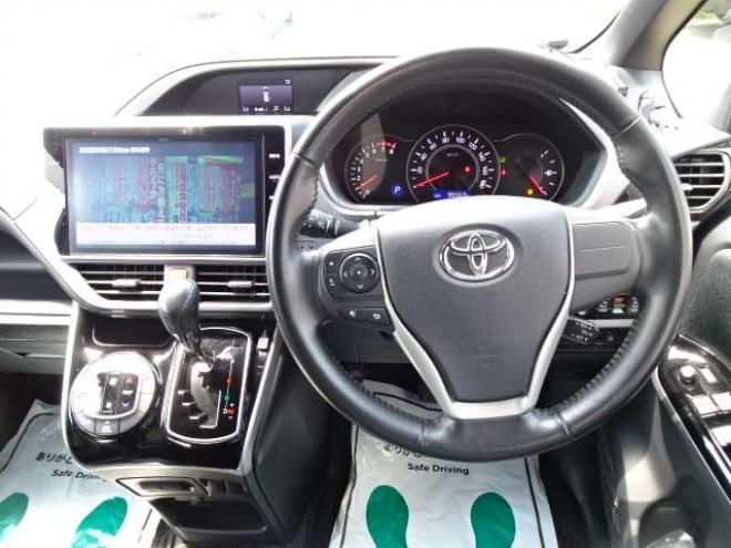 ヴォクシー2.0 ZS 煌 4WD　本州車 保証1年 10型ナビ Wパワスラ 後席TV 2000