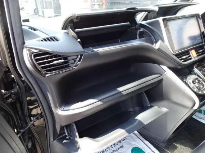 ヴォクシー2.0 ZS 煌 4WD　本州車 保証1年 10型ナビ Wパワスラ 後席TV 2000
