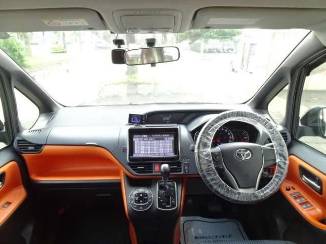 ヴォクシー2.0 ZS 4WD　保証1年　Wパワスラ　ナビ 地デジ Bカメラ 2000
