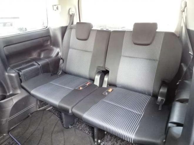 ヴォクシー2.0 ZS 4WD　保証1年　Wパワスラ　ナビ 地デジ Bカメラ 2000