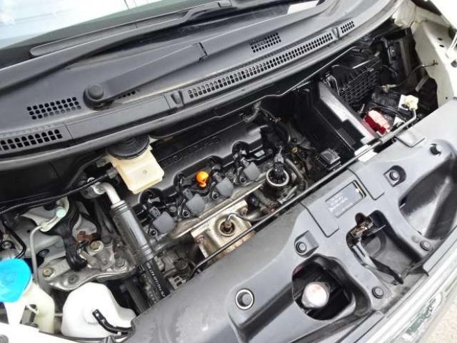 ステップワゴン2.0 スパーダ Z 4WD　本州車　Wパワスラ フリップダウン Bカメラ 2000
