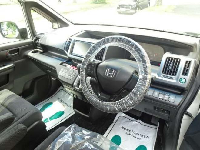 ステップワゴン2.0 スパーダ Z 4WD　本州車　Wパワスラ フリップダウン Bカメラ 2000