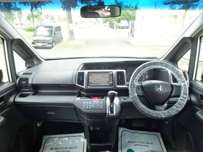 ステップワゴン2.0 スパーダ Z 4WD　本州車　Wパワスラ フリップダウン Bカメラ 2000
