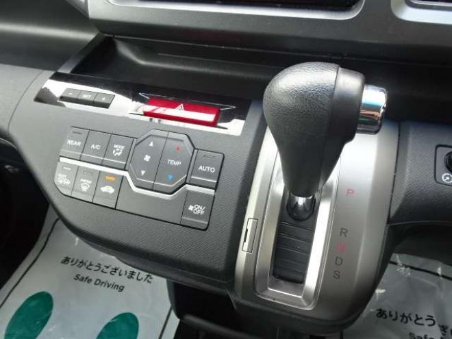 ステップワゴン2.0 スパーダ Z 4WD　本州車　Wパワスラ フリップダウン Bカメラ 2000