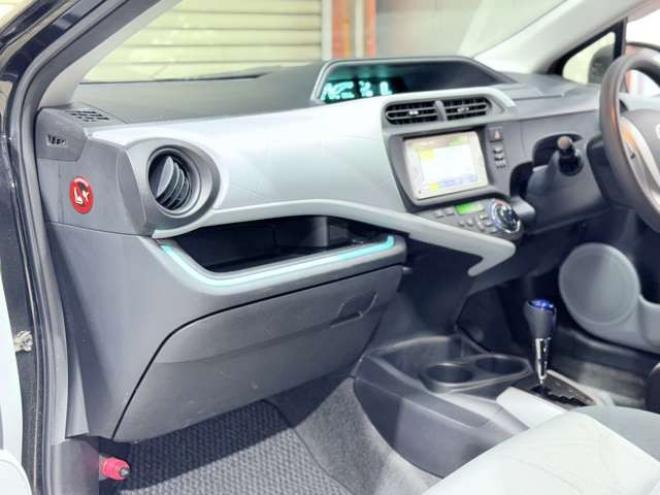 アクア1.5 S　下廻防錆TVナビBカメラ 2WD 1500