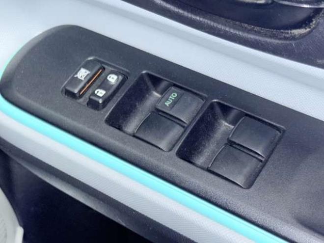 アクア1.5 S　下廻防錆TVナビBカメラ 2WD 1500