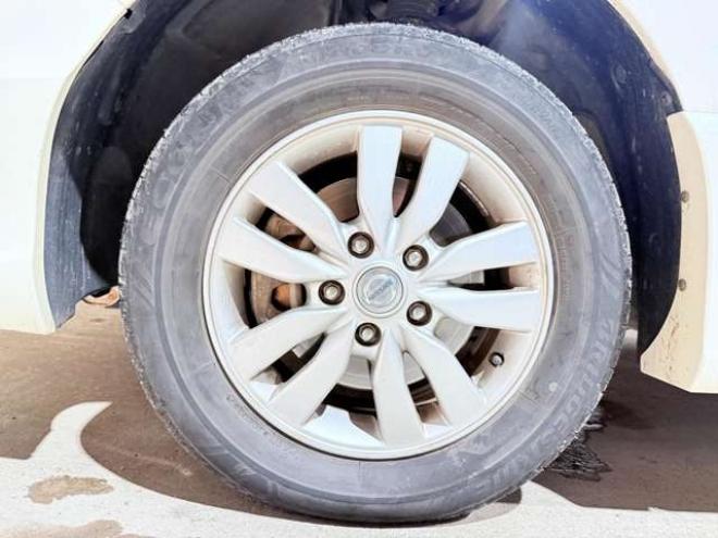 セレナ2.0 ハイウェイスター 4WD　下廻防錆TVナビBカメ後席モニタエンスタ 2000