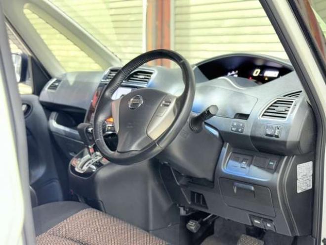 セレナ2.0 ハイウェイスター 4WD　下廻防錆TVナビBカメ後席モニタエンスタ 2000