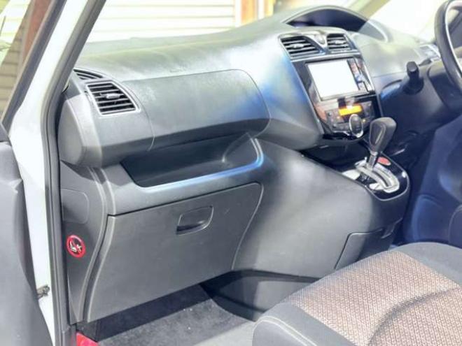 セレナ2.0 ハイウェイスター 4WD　下廻防錆TVナビBカメ後席モニタエンスタ 2000