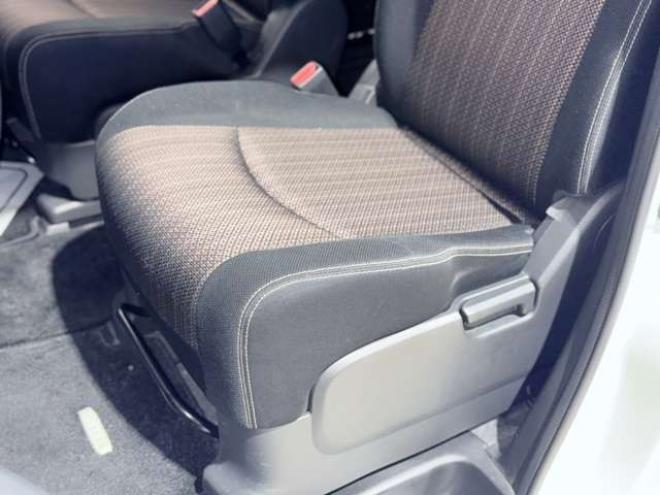セレナ2.0 ハイウェイスター 4WD　下廻防錆TVナビBカメ後席モニタエンスタ 2000