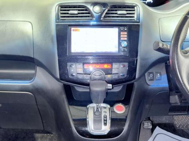セレナ2.0 ハイウェイスター 4WD　下廻防錆TVナビBカメ後席モニタエンスタ 2000