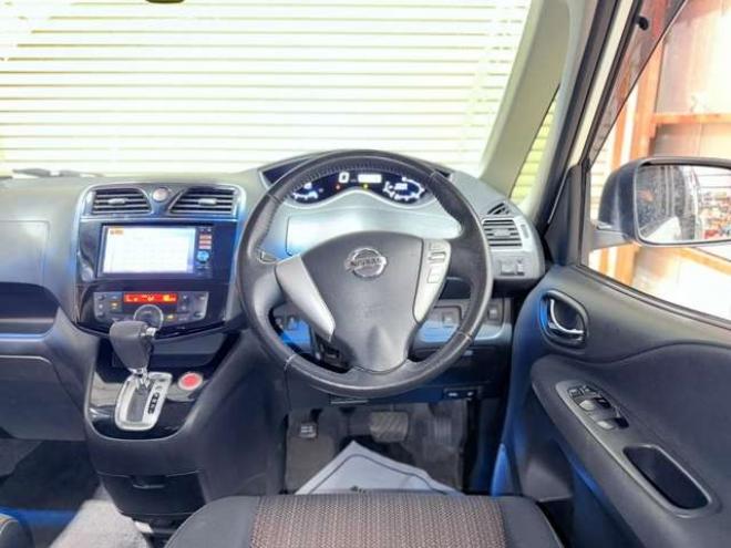 セレナ2.0 ハイウェイスター 4WD　下廻防錆TVナビBカメ後席モニタエンスタ 2000