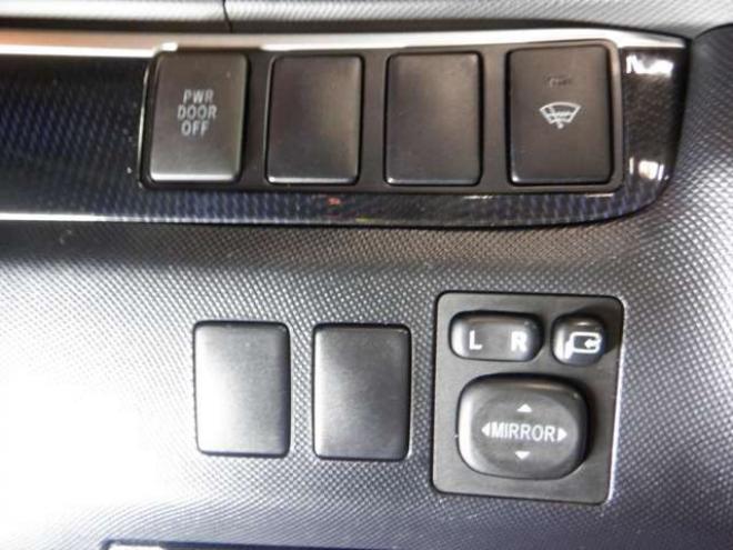 エスティマ2.4 アエラス 4WD　本州仕入・ナビ・TV・B/T・Bカメ・両側電動 2400