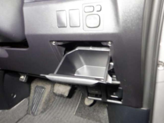 エスティマ2.4 アエラス 4WD　本州仕入・ナビ・TV・B/T・Bカメ・両側電動 2400