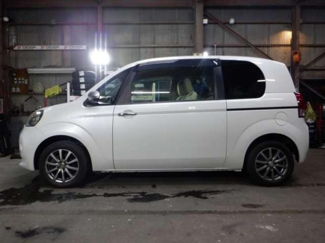 ポルテ1.5 F ア・ラ・モード 4WD　ナビ・TV・B/T・Bカメラ・パワスラ・ETC 1500