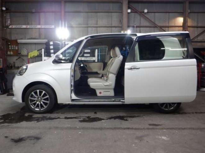ポルテ1.5 F ア・ラ・モード 4WD　ナビ・TV・B/T・Bカメラ・パワスラ・ETC 1500