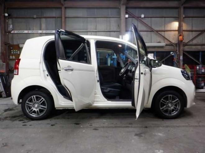 ポルテ1.5 F 4WD　ナビ・TV・B/T・Bカメラ・パワスラ・ETC 1500