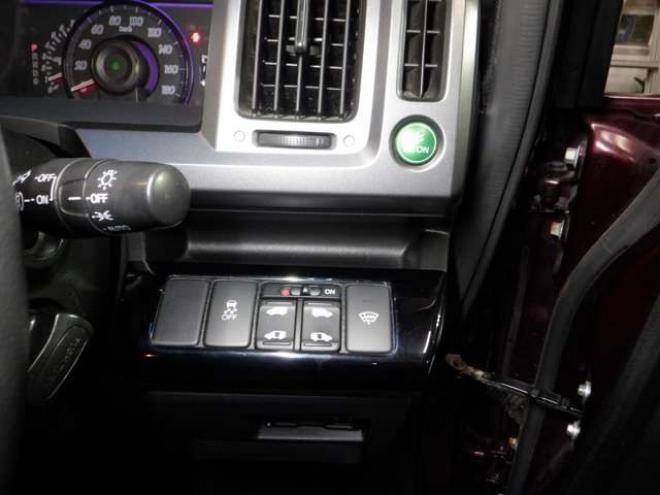 ステップワゴン2.0 スパーダ Z 4WD　ナビ・TV・マルチビューカメラ・両側電動 2000