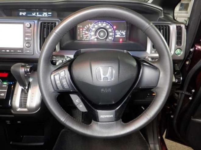 ステップワゴン2.0 スパーダ Z 4WD　ナビ・TV・マルチビューカメラ・両側電動 2000