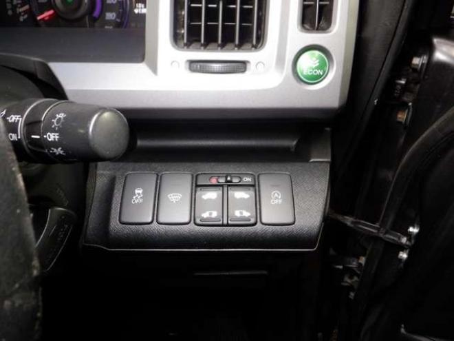 ステップワゴン2.0 スパーダ Z 4WD　ナビ・TV・Bカメラ・両側パワスラ・HID 2000