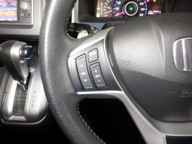 ステップワゴン2.0 スパーダ Z 4WD　ナビ・TV・Bカメラ・両側パワスラ・HID 2000