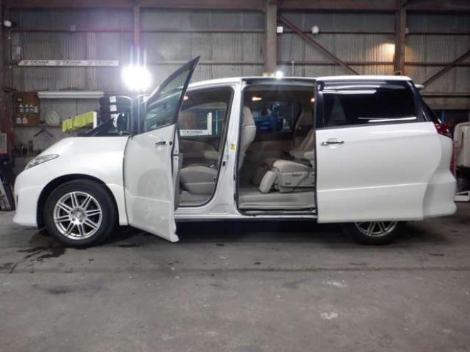 エスティマ2.4 アエラス Gエディション 4WD　ナビ・TV・B/T・Bカメラ・両側電動・HID 2400