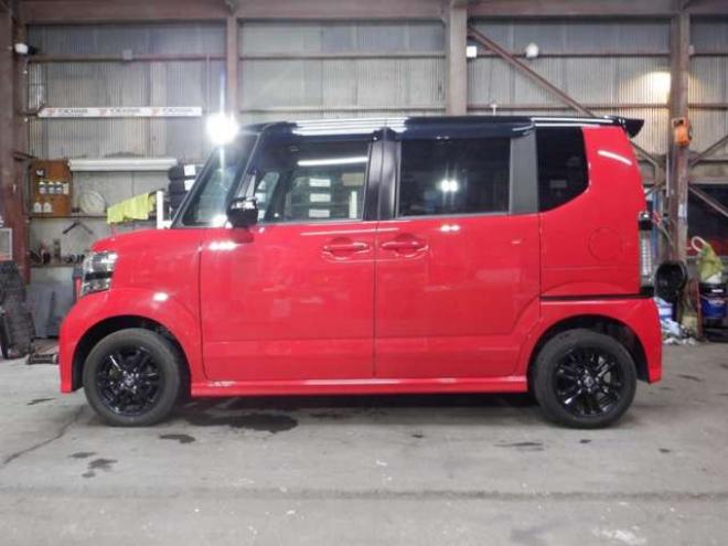 N-BOXカスタムG SSパッケージ 2トーンカラースタイル 4WD　本州仕入・ナビ・TV・Bカメラ・両側電動 660