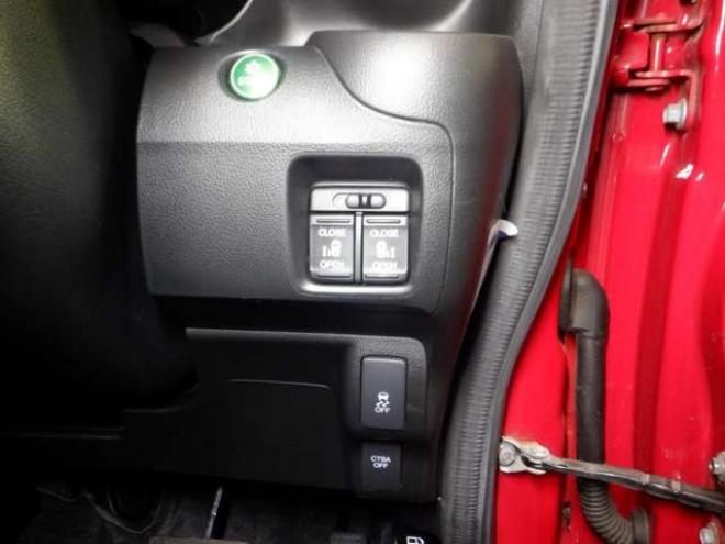 N-BOXカスタムG SSパッケージ 2トーンカラースタイル 4WD　本州仕入・ナビ・TV・Bカメラ・両側電動 660