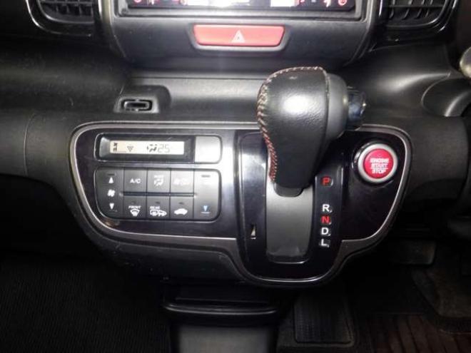 N-BOXカスタムG SSパッケージ 2トーンカラースタイル 4WD　本州仕入・ナビ・TV・Bカメラ・両側電動 660