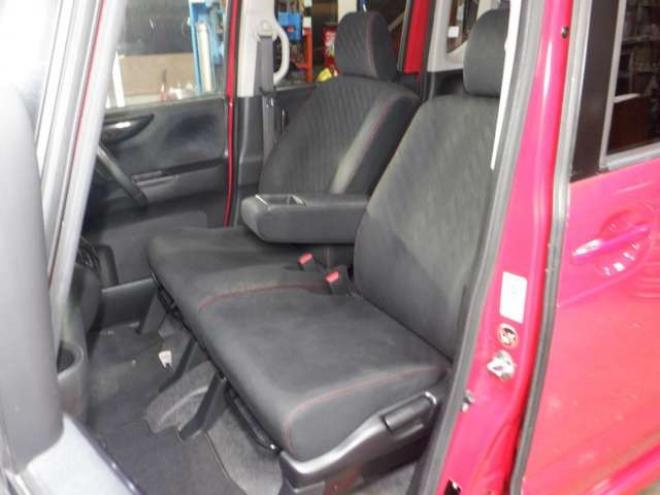 N-BOXカスタムG SSパッケージ 2トーンカラースタイル 4WD　本州仕入・ナビ・TV・Bカメラ・両側電動 660