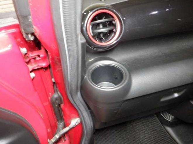 N-BOXカスタムG SSパッケージ 2トーンカラースタイル 4WD　本州仕入・ナビ・TV・Bカメラ・両側電動 660
