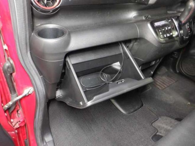 N-BOXカスタムG SSパッケージ 2トーンカラースタイル 4WD　本州仕入・ナビ・TV・Bカメラ・両側電動 660