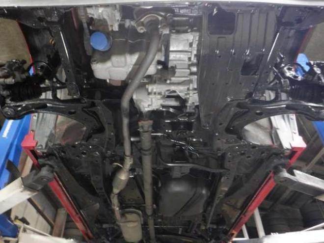 N-BOXカスタムG SSパッケージ 2トーンカラースタイル 4WD　本州仕入・ナビ・TV・Bカメラ・両側電動 660
