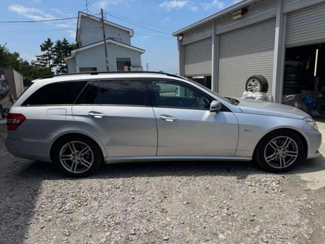 ベンツEクラスワゴン E350 ブルーテック アバンギャルド　夏冬タイヤ　Pバックドア 正規輸入車 2WD 3000